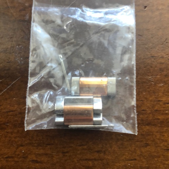 Michael Kors “Madelyn” 2 tone crystal watch - Picture 6 of 6